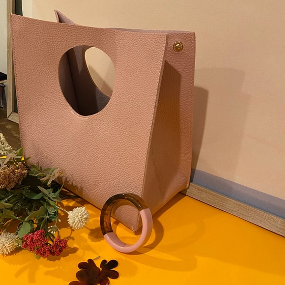 Blush Pink Tote with Circular Handle - Picture 4 of 8